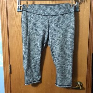 Gray reversible capri athletic leggings